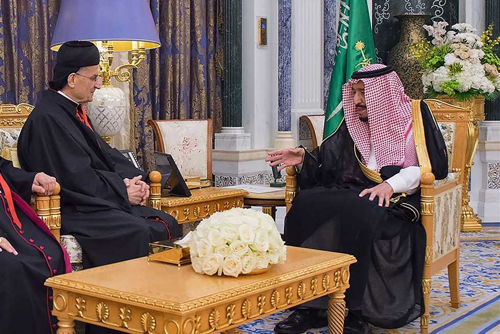 الملك سلمان أثناء لقاء البطريريك اللبنانى بشارة الراعى.