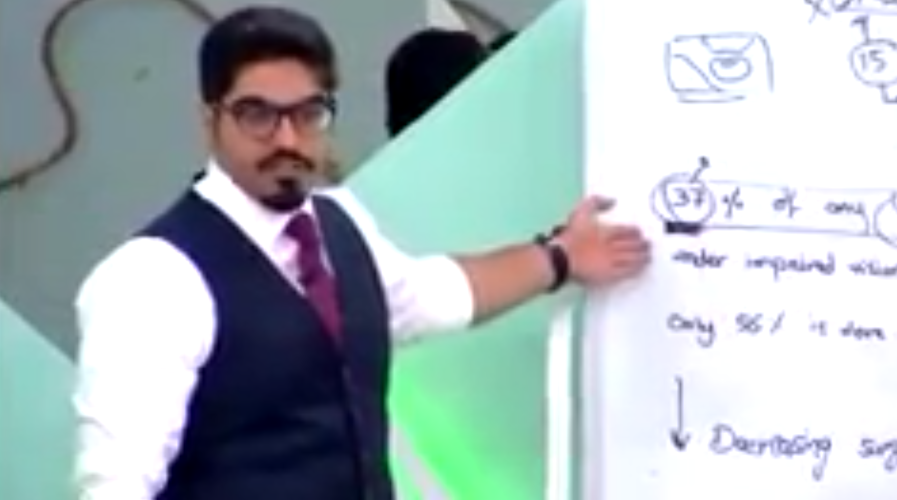 الكويتى الدكتور أحمد نبيل يتأهل لنهائى نجوم العلوم