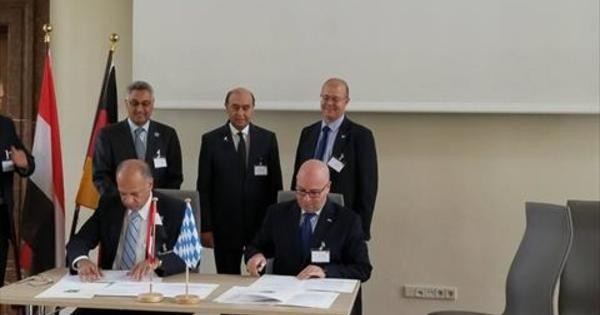 وفد الشركات الألمانية مع الفريق مميش