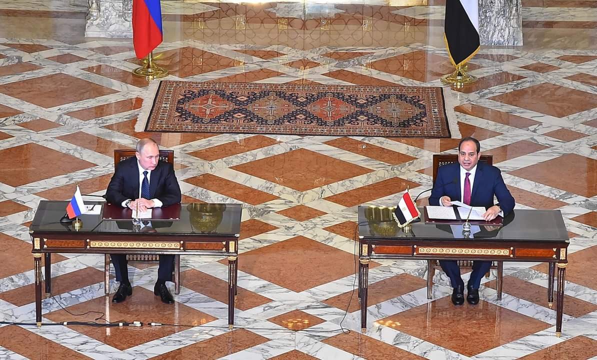 السيسى وبوتين لحظة توقيع عقد إنشاء محطة الضبعة