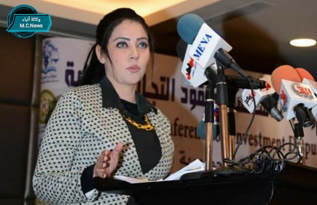 خبيرة الإقتصاد د.نور الشرقاوى أثناء إلقاء كلمتها بالمؤتمر