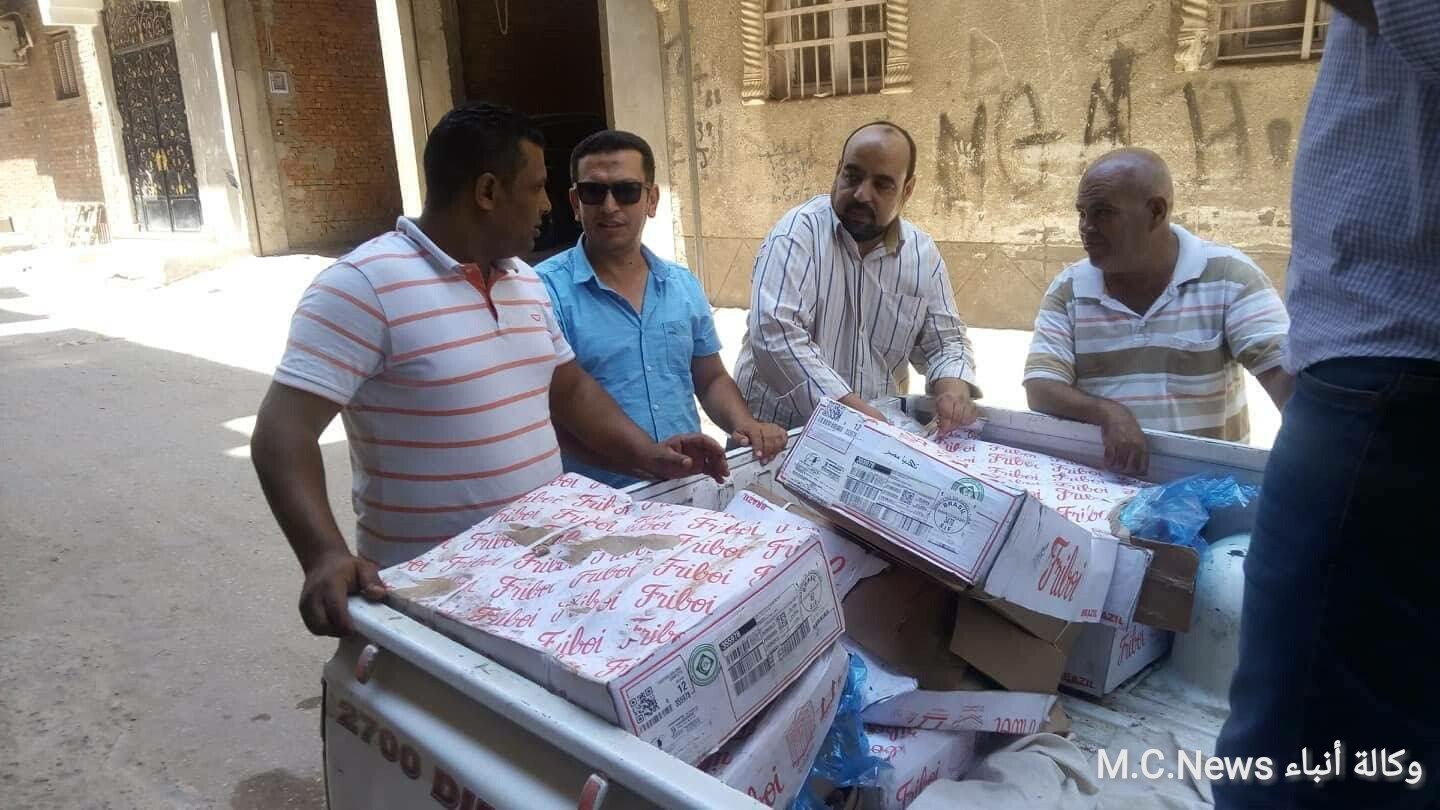 لحظة ضبط تموين الإسماعيلية لحموم مجمدة فاسدة