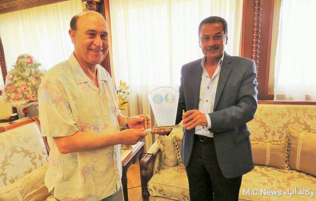 مدير أمن الإسماعيلية يقدم التهنئة للفريق مهاب مميش