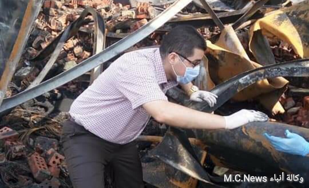 خبير الأدلة الرائد محمد الخولي أثناء الفحص