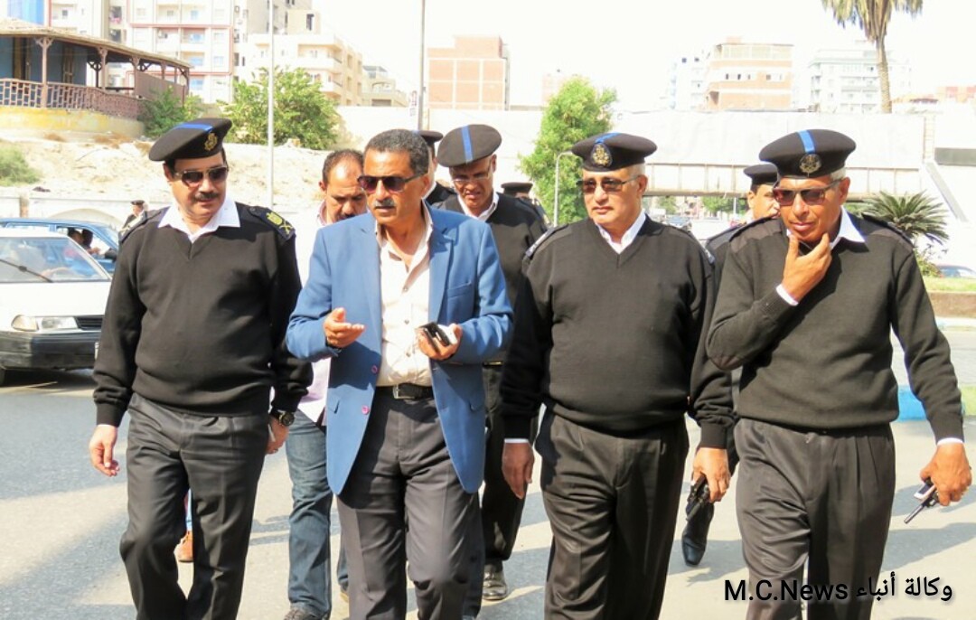 مدير الأمن مع القوات يتفقد الحالة الأمنية بوسط المدينة