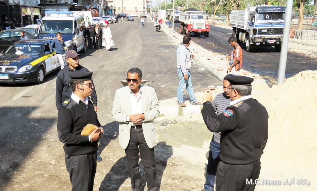 مدير الأمن أثناء تفقد طريق الصالحين الجديد
