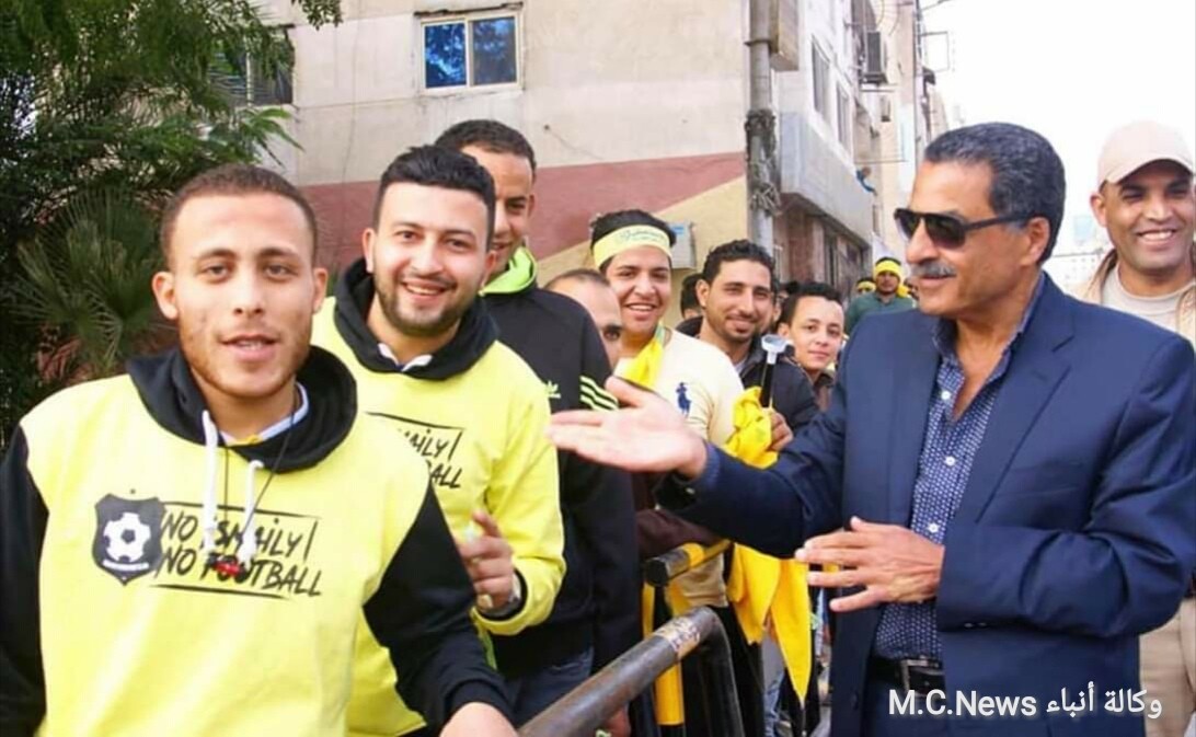 مدير أمن الإسماعيلية يتحدث مع جماهير الدراويش