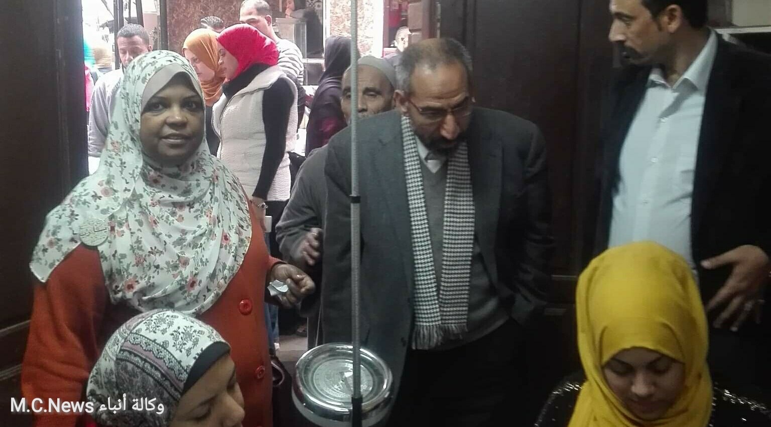 قيادات إدارة دار السلام للشئون أثناء متابعتها نشاط أحدي الجمعيات