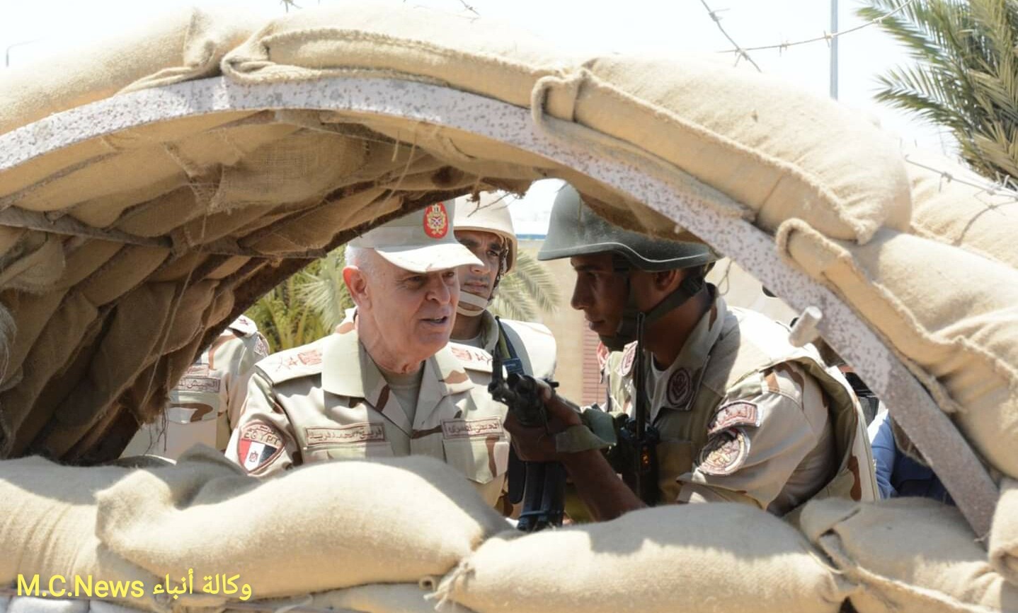 رئيس الأركان أثناء تفقد القوات المسلحة بشمال سيناء