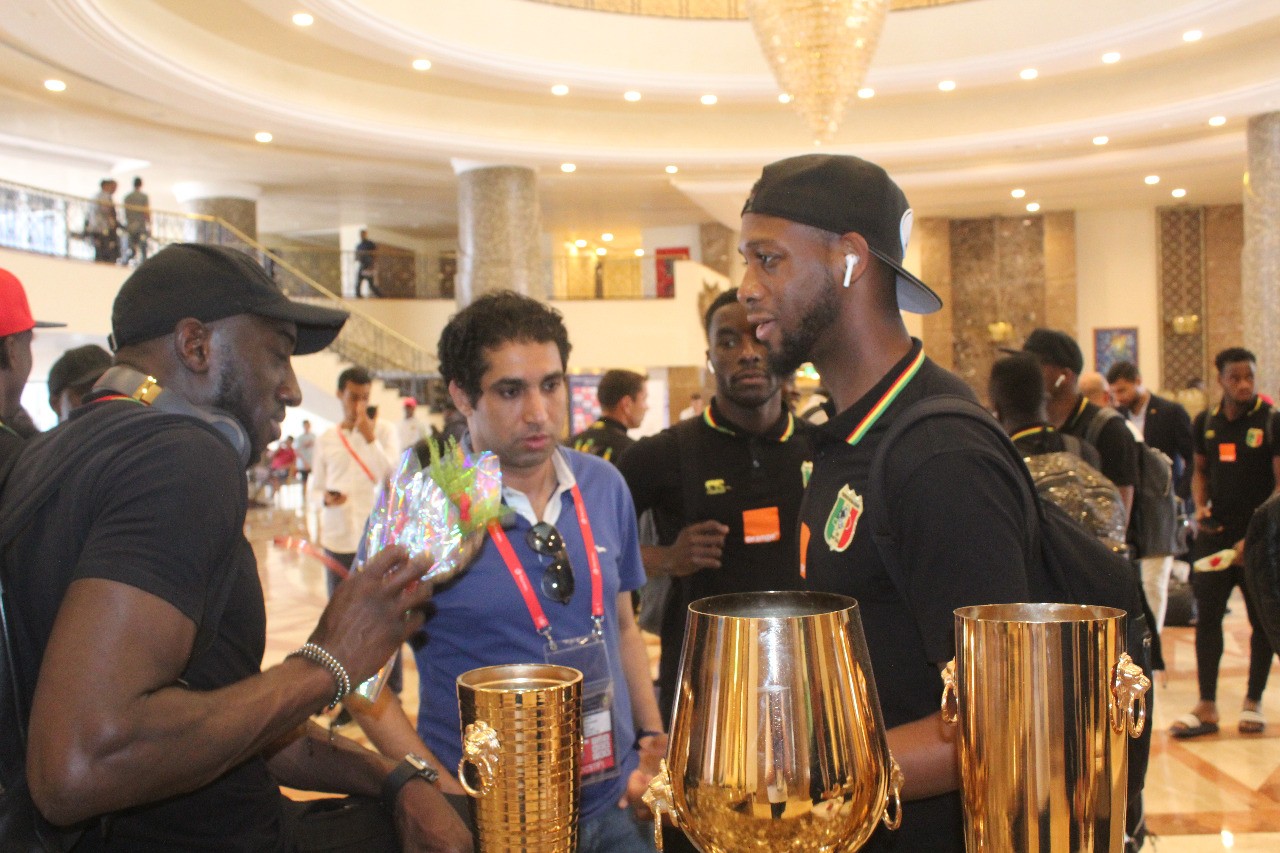 لحظة وصول بعثة منتخب مالى الإسماعيلية (عدسة - ميمي عروق)