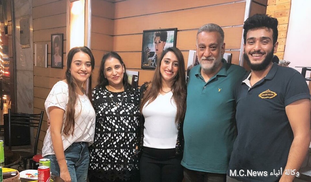 الأستاذ أيمن جرس والعائلة