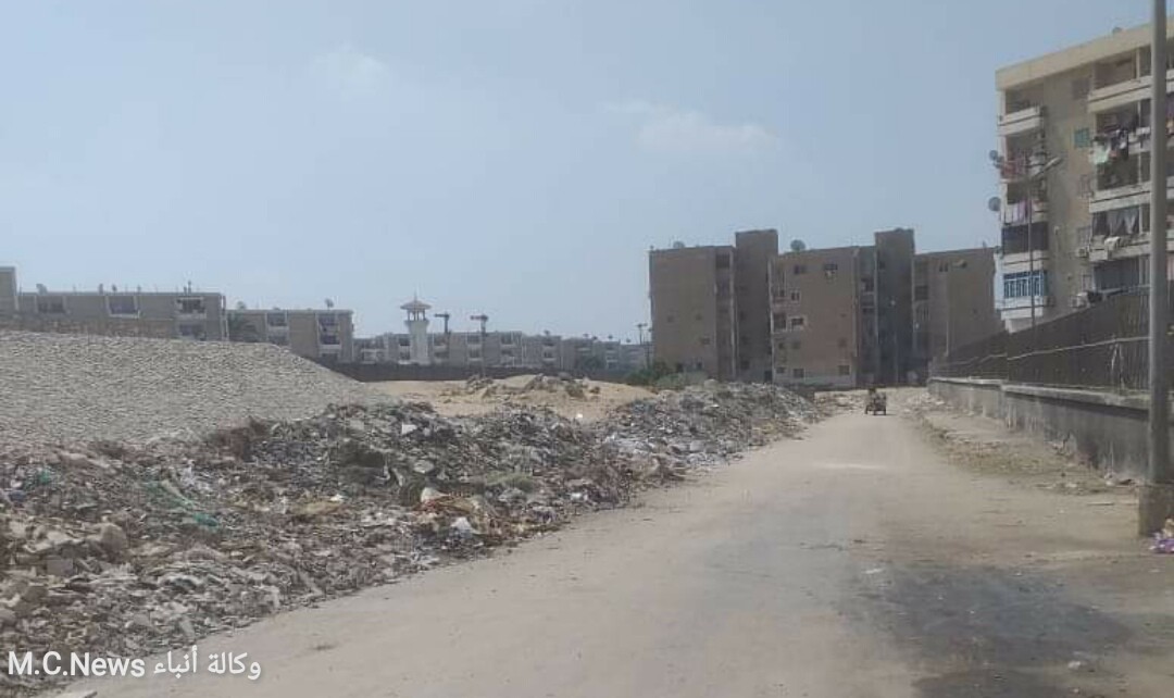 حملة نظافة بجوار محطة قطار الشيخ زايد بالإسماعيلية