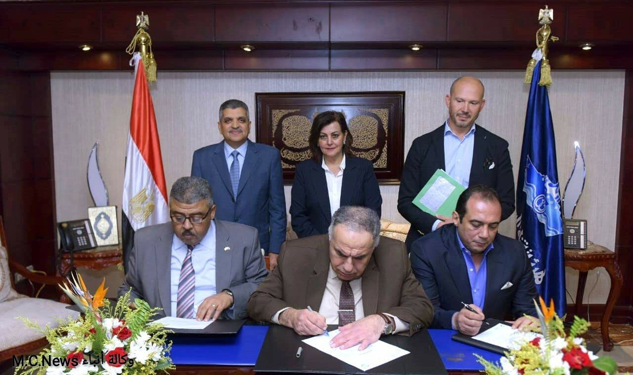 لحظة توقيع برتوكول التعاون