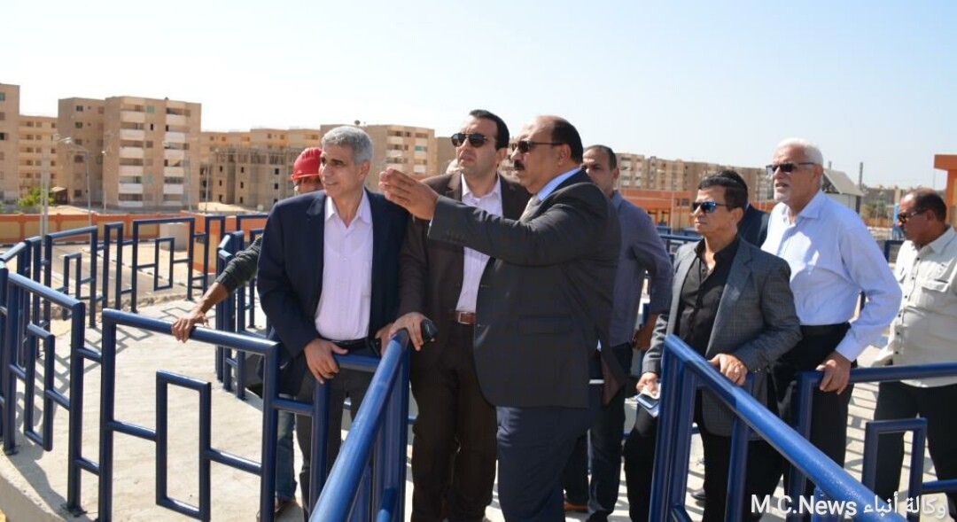 نائب محافظ الإسماعيلية أثناء تفقد محطة مياة الشرب الجديدة بالمستقبل