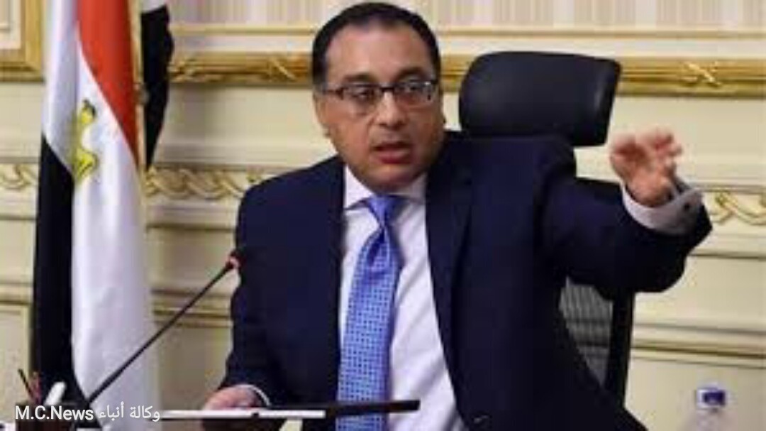 رئيس مجلس الوزراء أثناء المؤتمر الصحفي