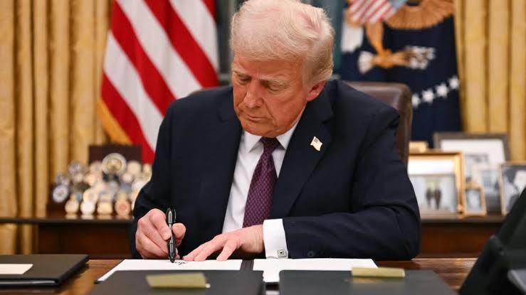 الإدارة الأمريكية تدرس إضافة 36 دولة جديدة لقائمة حظر مواطنيها دخول أمريكا بينهم مصر وسوريا