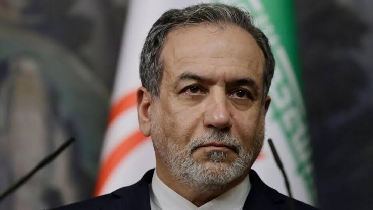 وزير الخارجية الإيراني "مكالمة هاتفية واحدة من ترامب كافية لإسكات نتنياهو" وإيران لم تبدأ هذه الحرب